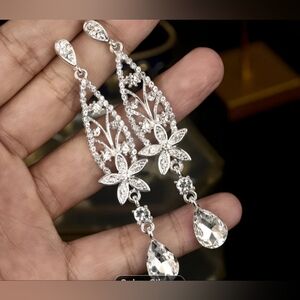 5/20 Elegant Silver Floral Drop Earrings